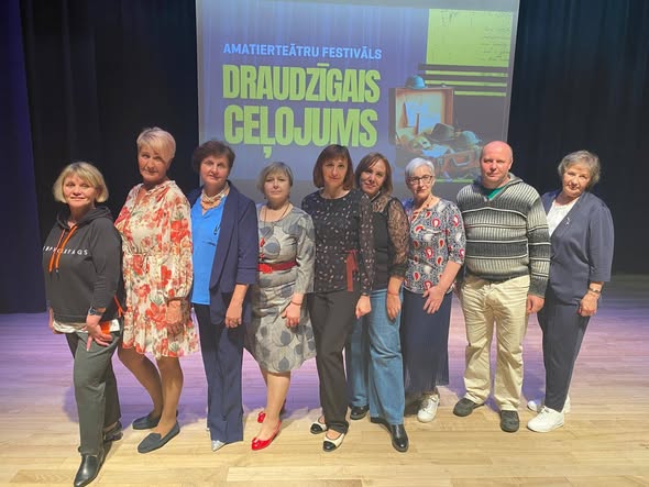 amatierteātris "Nezolotaja molodež" piedalījas amatierteātru festivāla "Draudzīgais ceļojums ", Viļānu KN